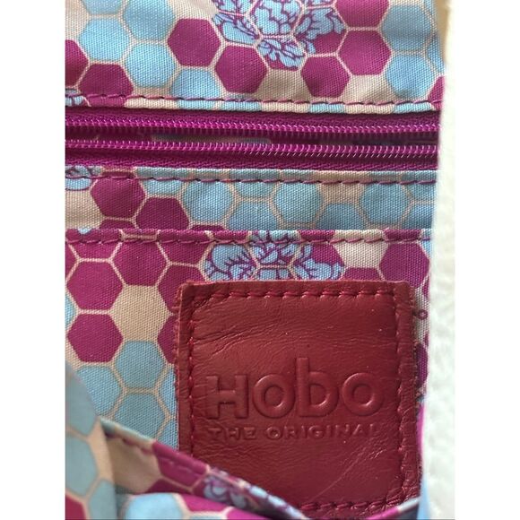 HOBO drawstring leather bucket bag,  ivory, $228 - Picture 4 of 12